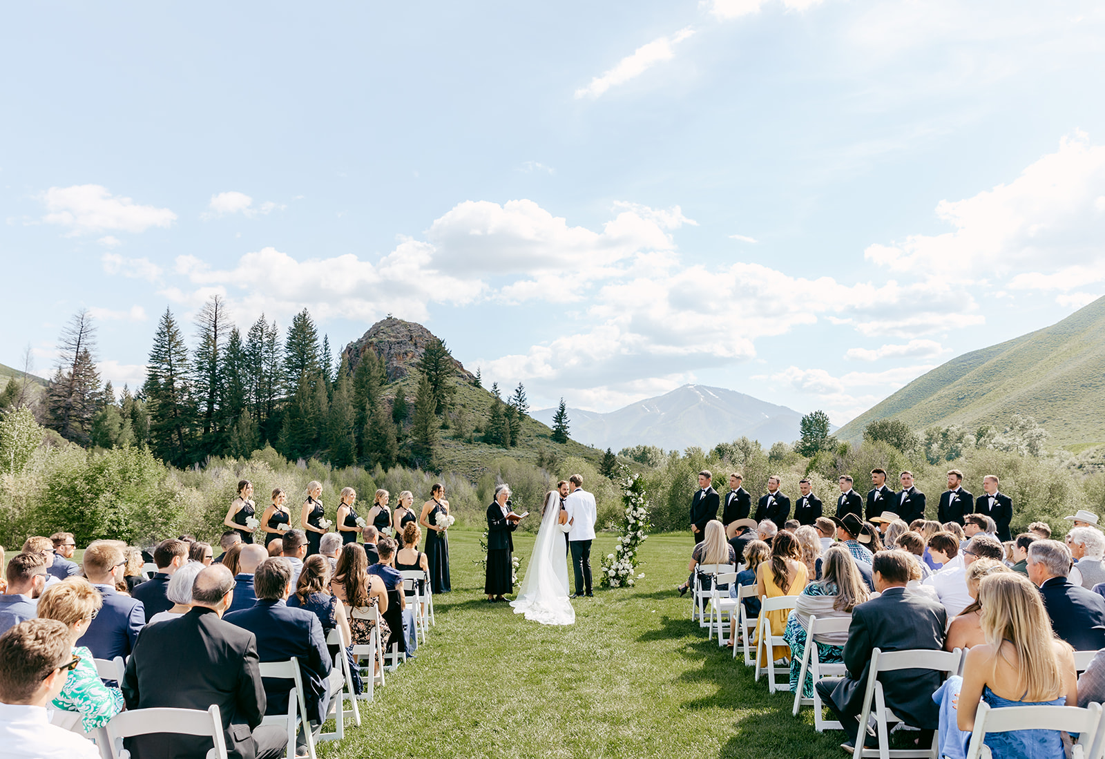 A Whimsical Mountain Wedding at Sun Valley Resort in Idaho, image size:1600x1099