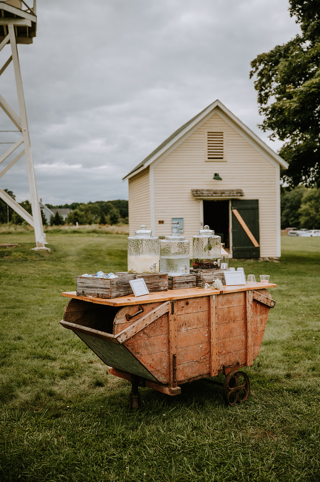 Laudholm Farm at The Wells Reserve Wedding | Kaitlin + Alex - Katelyn  Mallett Photography, image size:1065x1600