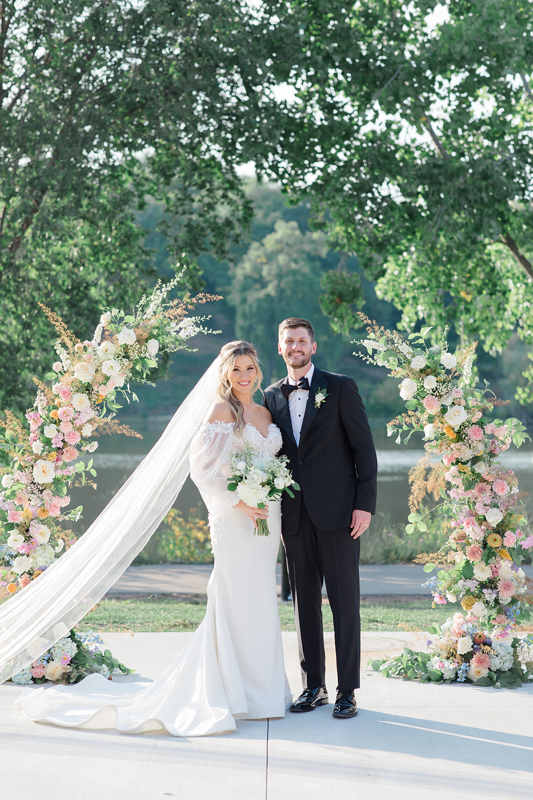 Emily + Richard | A Beautiful September Wedding at Poplar Hall | Appleton,  WI - Kelly Grace Photography, image size:1067x1600
