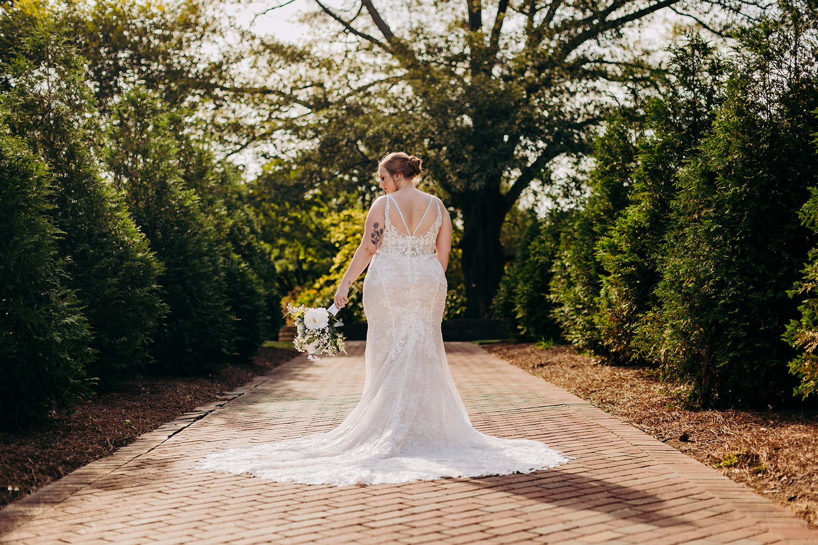 Elegant Memphis Botanic Garden Bridal Portraits | Samantha : Michelle Evans  Art