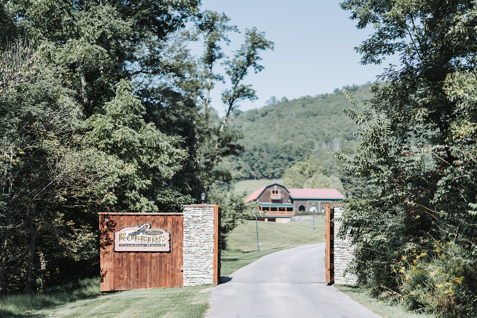 Rustic Elegance Wedding at Robbins Paradise Ranch in Central PA | JTR Media, image size:1600x1067