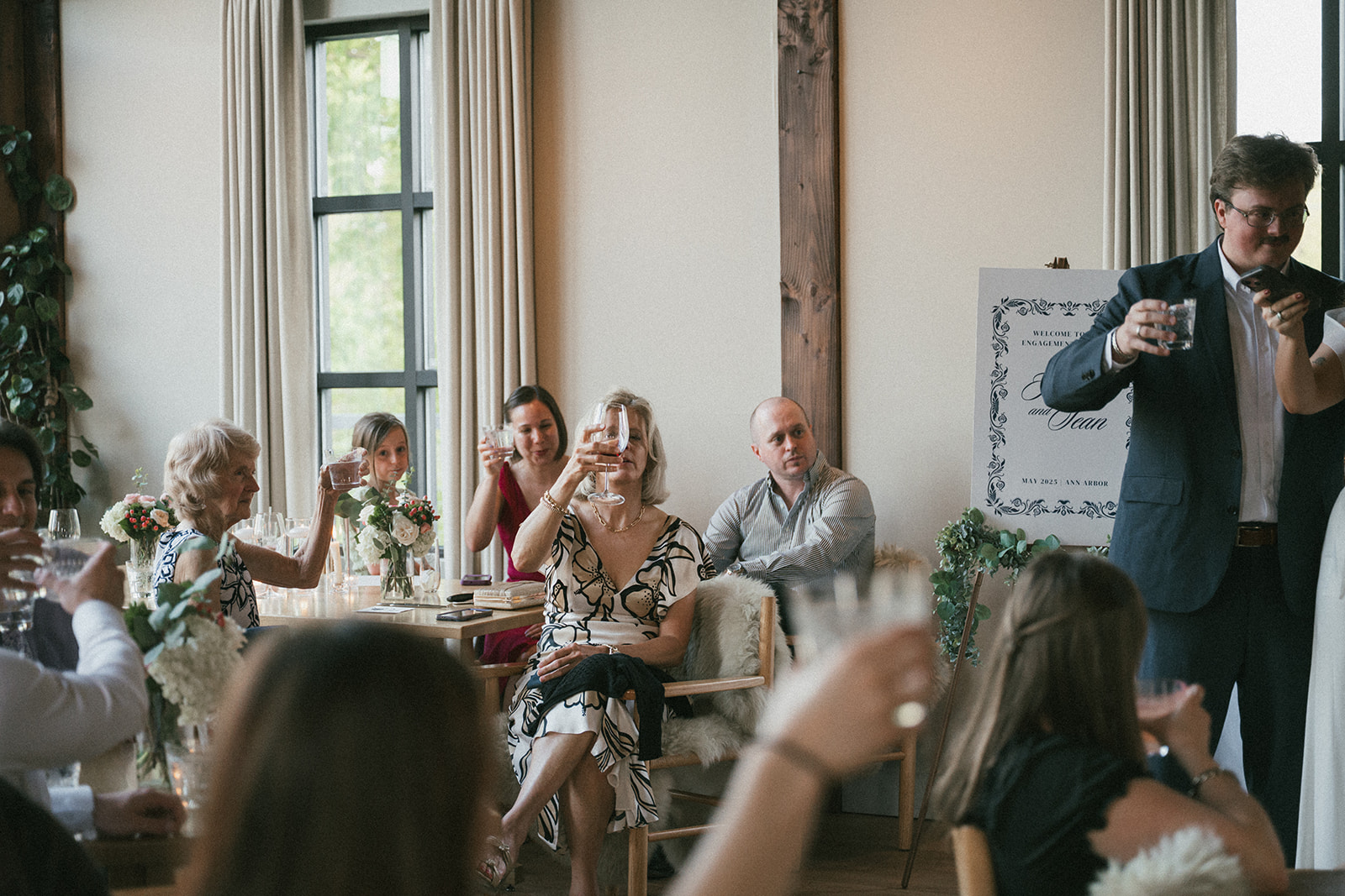 CREATE THE WEDDING OF YOUR DREAMS ON A SMALL BUDGET, image size:1600x1067