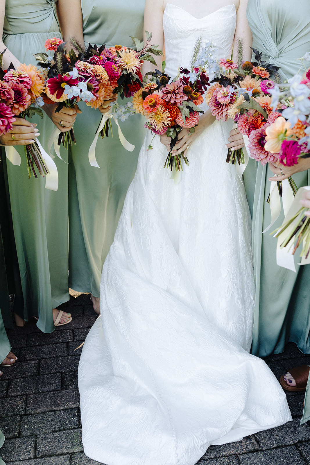 8 Fall Wedding Ideas, as Seen in a Kiana Lodge Wedding Day |  hannahfayephoto.com