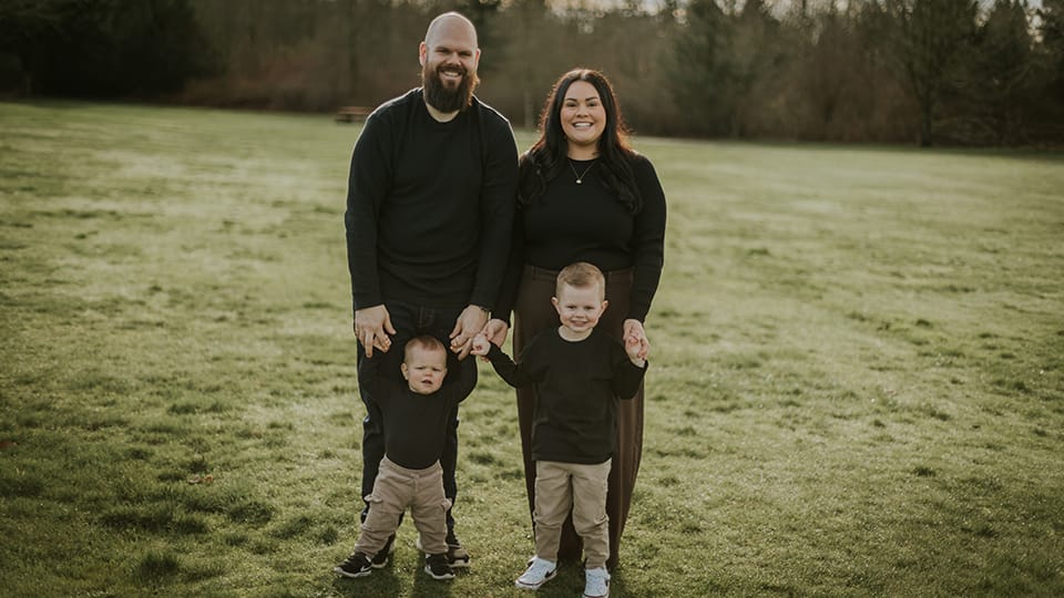 Outdoor family portrait by Moe Najim
